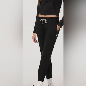 Vuori Black Performance Joggers Women's XL Athleisure Pants